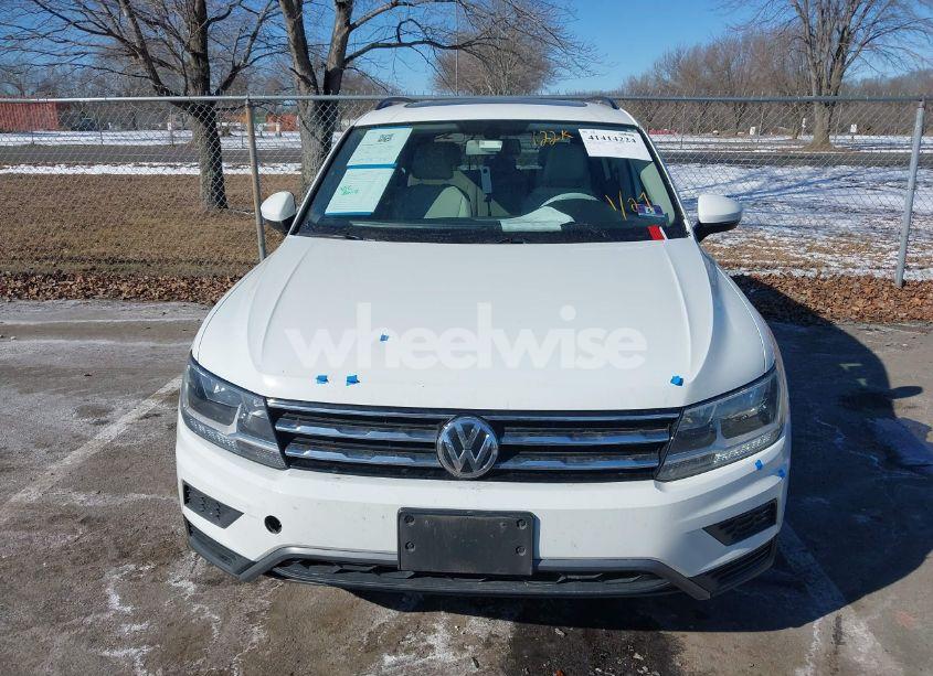Photo 12 of 2019 Volkswagen Tiguan 2.0T SE/2.0T SEL/2.0T SEL R-LINE/2.0T SEL R-LINE BLACK (VIN 3VV3B7AX2KM160720)