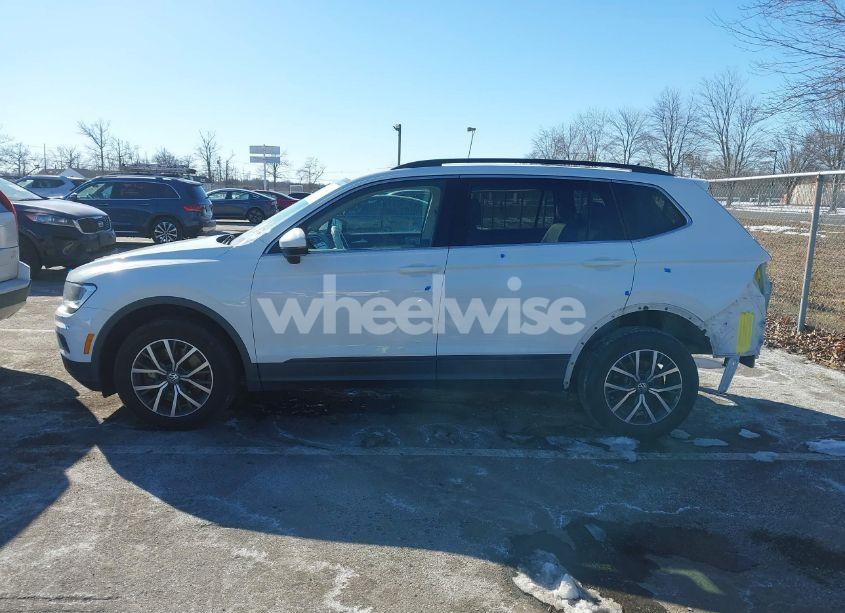 Photo 14 of 2019 Volkswagen Tiguan 2.0T SE/2.0T SEL/2.0T SEL R-LINE/2.0T SEL R-LINE BLACK (VIN 3VV3B7AX2KM160720)