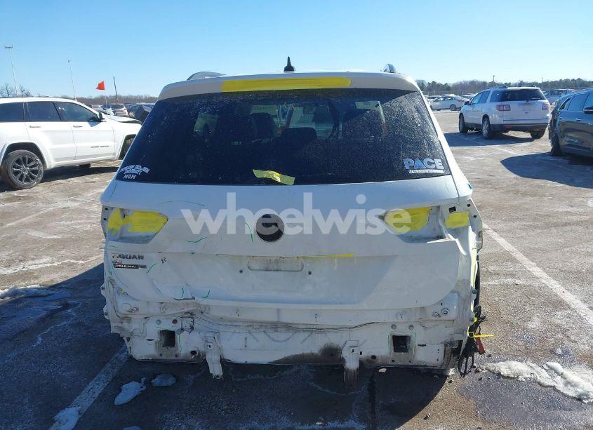 Photo 16 of 2019 Volkswagen Tiguan 2.0T SE/2.0T SEL/2.0T SEL R-LINE/2.0T SEL R-LINE BLACK (VIN 3VV3B7AX2KM160720)