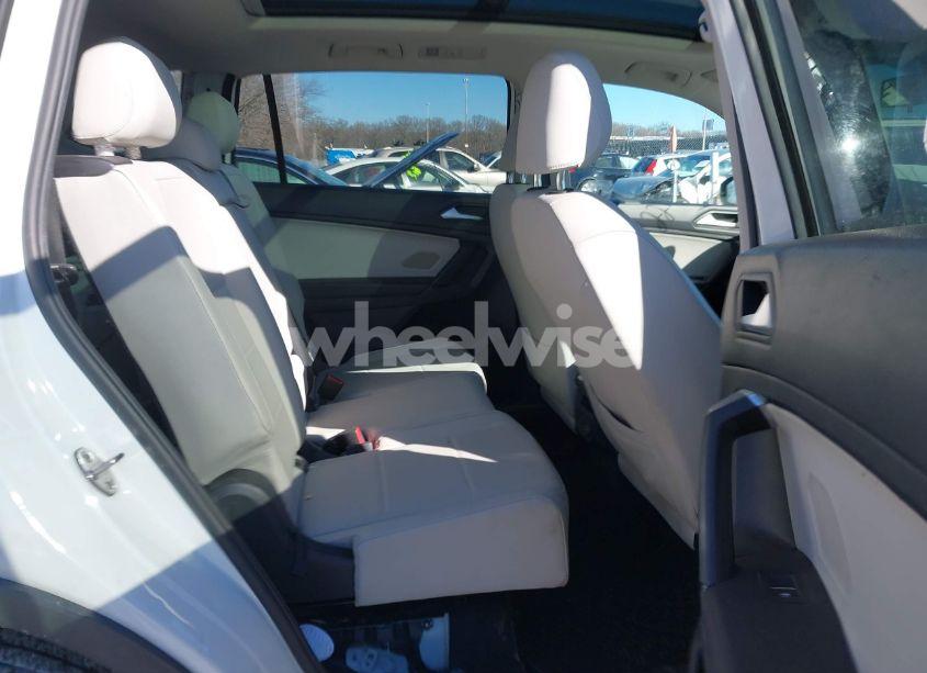 Photo 8 of 2019 Volkswagen Tiguan 2.0T SE/2.0T SEL/2.0T SEL R-LINE/2.0T SEL R-LINE BLACK (VIN 3VV3B7AX2KM160720)