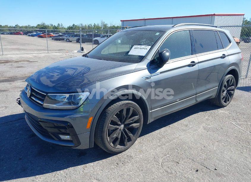 Photo 2 of 2021 Volkswagen Tiguan 2.0T SE/2.0T SE R-LINE BLACK/2.0T SEL (VIN 3VV3B7AX2MM130023)