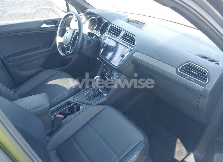 Photo 5 of 2021 Volkswagen Tiguan 2.0T SE/2.0T SE R-LINE BLACK/2.0T SEL (VIN 3VV3B7AX2MM130023)