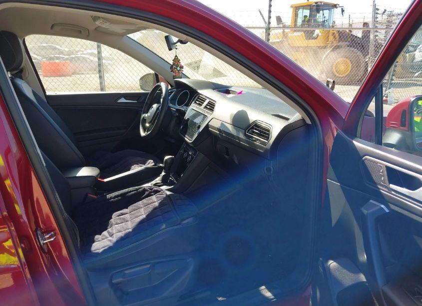 Photo 5 of 2021 Volkswagen Tiguan 2.0T SE/2.0T SE R-LINE BLACK/2.0T SEL (VIN 3VV3B7AX2MM138624)