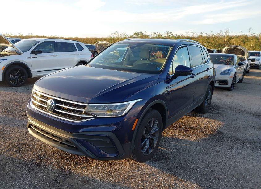 Photo 2 of 2022 Volkswagen Tiguan 2.0T SE (VIN 3VV3B7AX2NM166666)