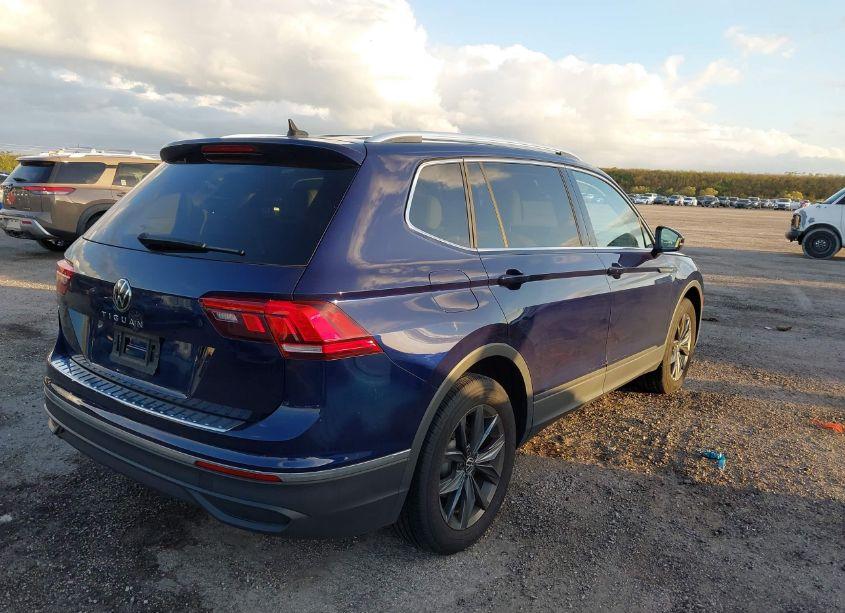 Photo 4 of 2022 Volkswagen Tiguan 2.0T SE (VIN 3VV3B7AX2NM166666)