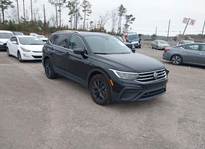 2024 Volkswagen Tiguan 2.0T SE/WOLFSBURG EDITION (VIN 3VV3B7AX2RM124083) main photo