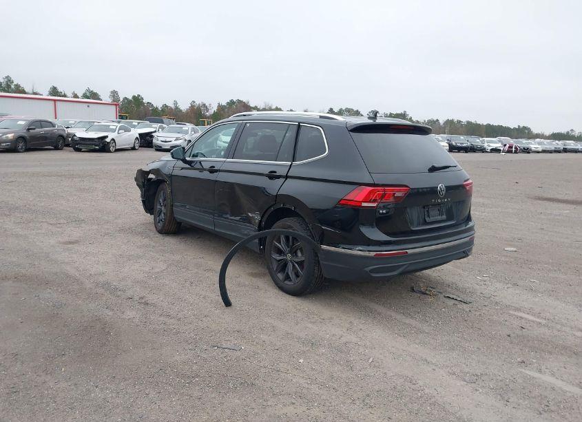 Photo 3 of 2024 Volkswagen Tiguan 2.0T SE/WOLFSBURG EDITION (VIN 3VV3B7AX2RM124083)