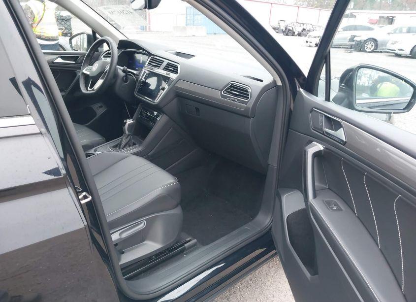Photo 5 of 2024 Volkswagen Tiguan 2.0T SE/WOLFSBURG EDITION (VIN 3VV3B7AX2RM124083)