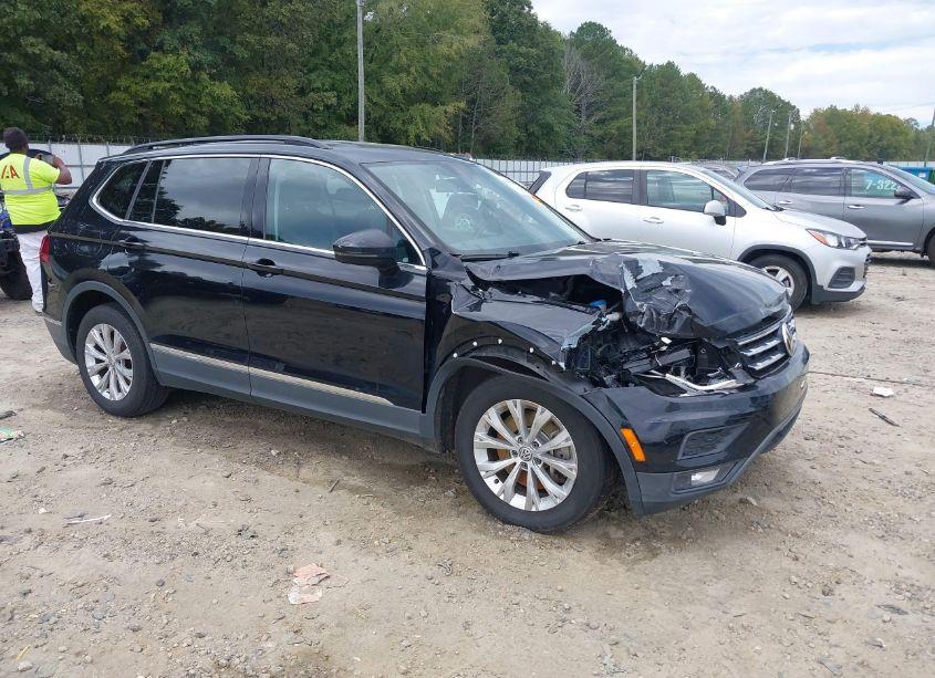 2018 Volkswagen Tiguan 2.0T SE/2.0T SEL (VIN 3VV3B7AX3JM003194) main photo