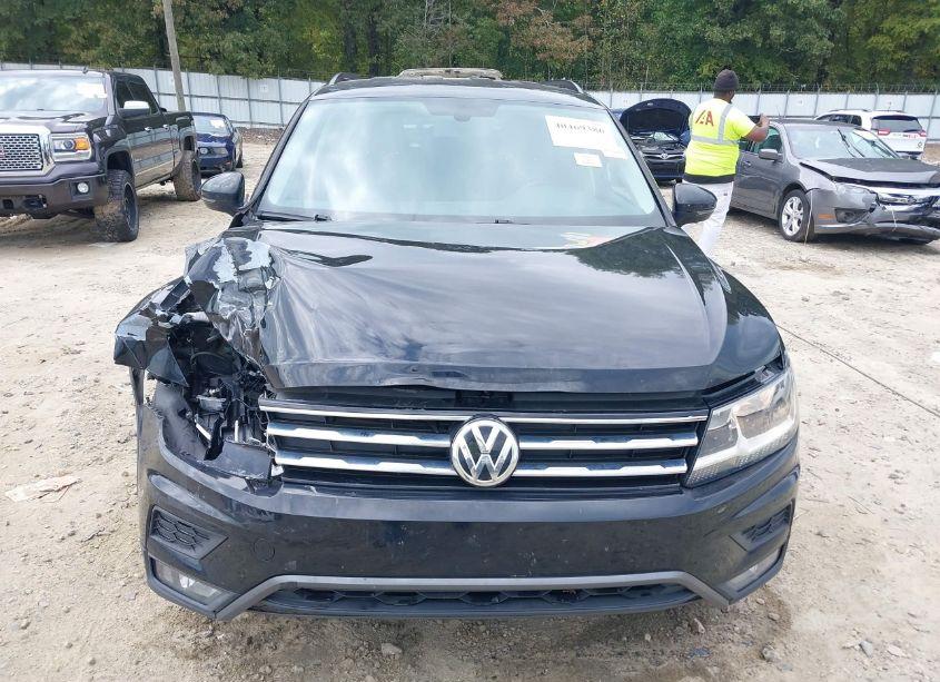 Photo 12 of 2018 Volkswagen Tiguan 2.0T SE/2.0T SEL (VIN 3VV3B7AX3JM003194)