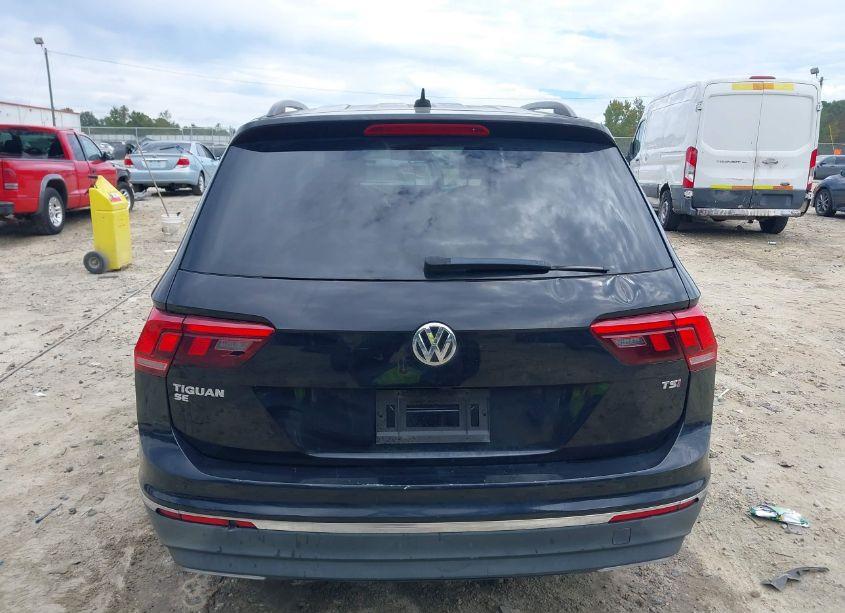 Photo 16 of 2018 Volkswagen Tiguan 2.0T SE/2.0T SEL (VIN 3VV3B7AX3JM003194)
