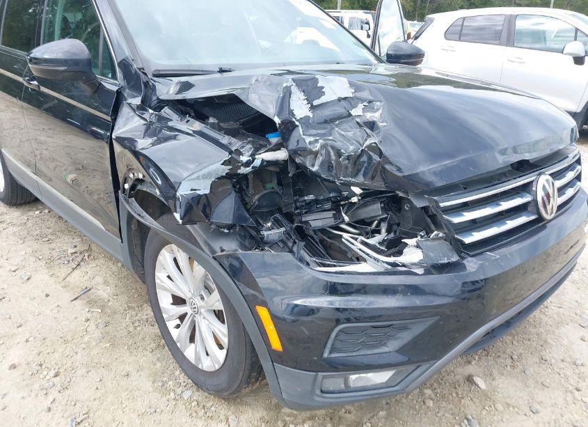 Photo 6 of 2018 Volkswagen Tiguan 2.0T SE/2.0T SEL (VIN 3VV3B7AX3JM003194)