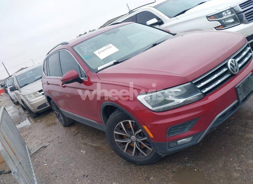 2018 Volkswagen Tiguan (VIN 3VV3B7AX3JM020755) main photo