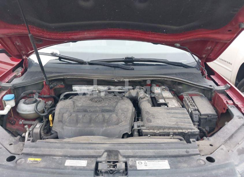 Photo 10 of 2018 Volkswagen Tiguan (VIN 3VV3B7AX3JM020755)