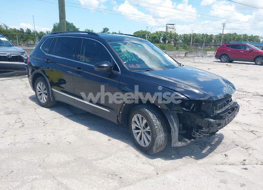 2018 Volkswagen Tiguan 2.0T SE/2.0T SEL (VIN 3VV3B7AX3JM126154) main photo