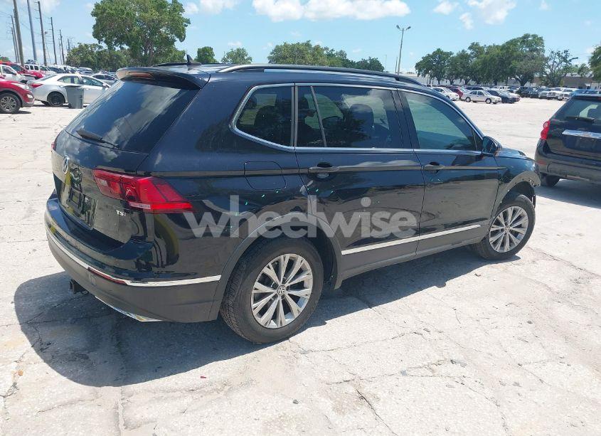 Photo 4 of 2018 Volkswagen Tiguan 2.0T SE/2.0T SEL (VIN 3VV3B7AX3JM126154)