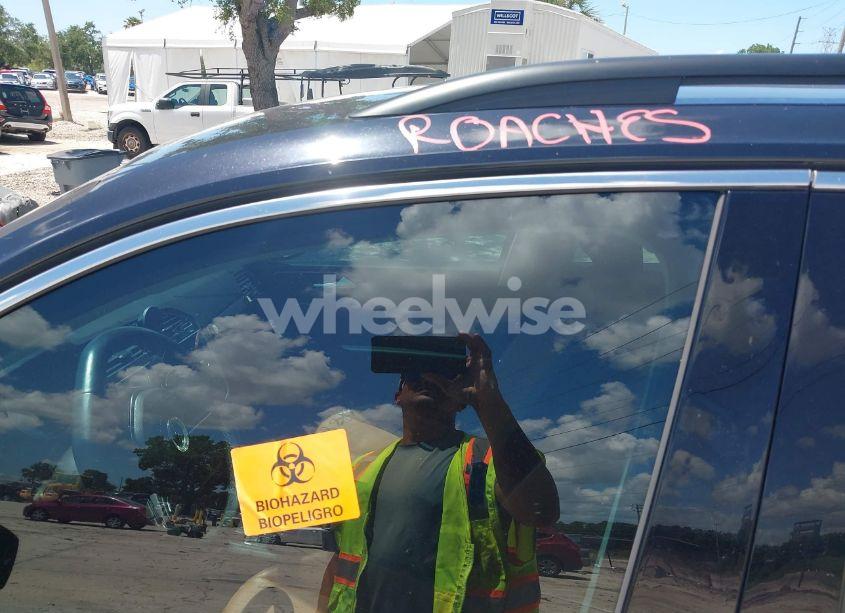 Photo 6 of 2018 Volkswagen Tiguan 2.0T SE/2.0T SEL (VIN 3VV3B7AX3JM126154)