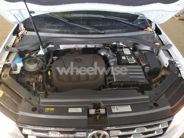 Photo 6 of 2018 VOLKSWAGEN TIGUAN SE (VIN 3VV3B7AX3JM214153)