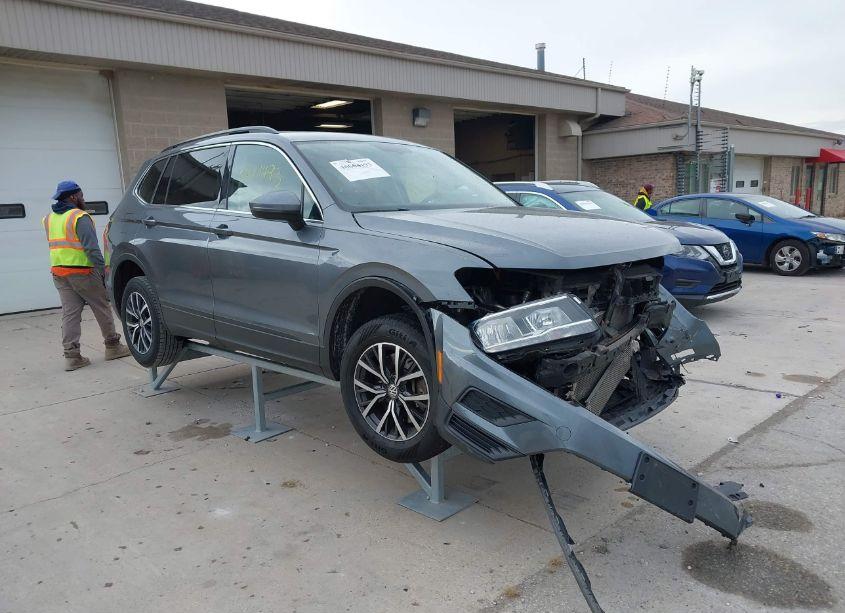 2019 Volkswagen Tiguan (VIN 3VV3B7AX3KM049660) main photo