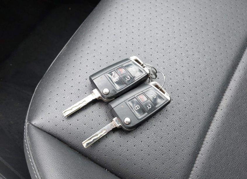 Photo 11 of 2019 Volkswagen Tiguan (VIN 3VV3B7AX3KM049660)