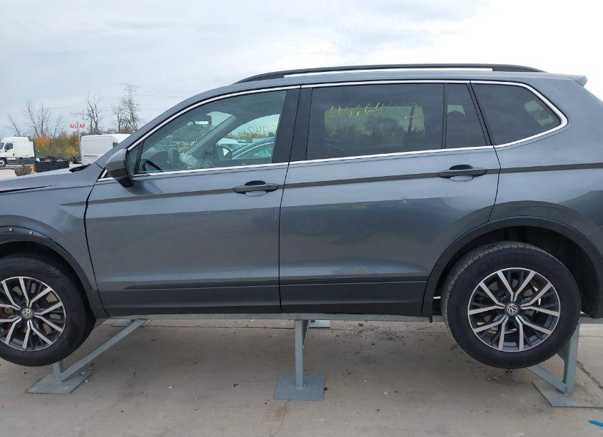 Photo 14 of 2019 Volkswagen Tiguan (VIN 3VV3B7AX3KM049660)
