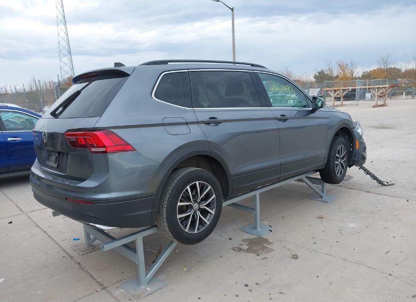 Photo 4 of 2019 Volkswagen Tiguan (VIN 3VV3B7AX3KM049660)