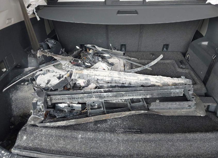 Photo 12 of 2019 Volkswagen Tiguan 2.0T SE/2.0T SEL/2.0T SEL R-LINE/2.0T SEL R-LINE BLACK (VIN 3VV3B7AX3KM085266)