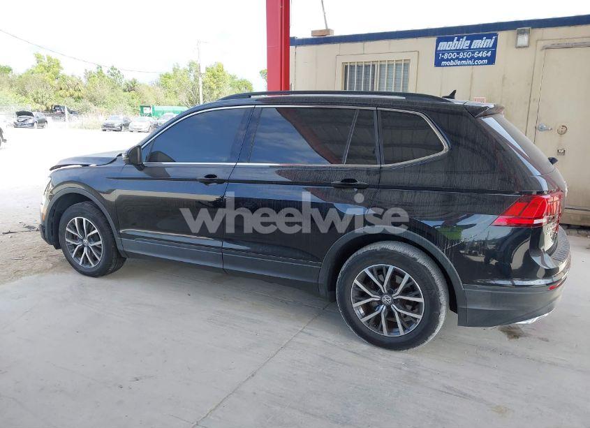 Photo 15 of 2019 Volkswagen Tiguan 2.0T SE/2.0T SEL/2.0T SEL R-LINE/2.0T SEL R-LINE BLACK (VIN 3VV3B7AX3KM085266)