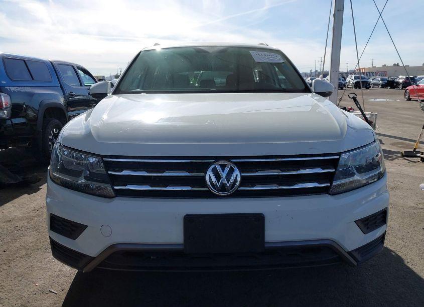 Photo 13 of 2019 Volkswagen Tiguan 2.0T SE/2.0T SEL/2.0T SEL R-LINE/2.0T SEL R-LINE BLACK (VIN 3VV3B7AX3KM190552)