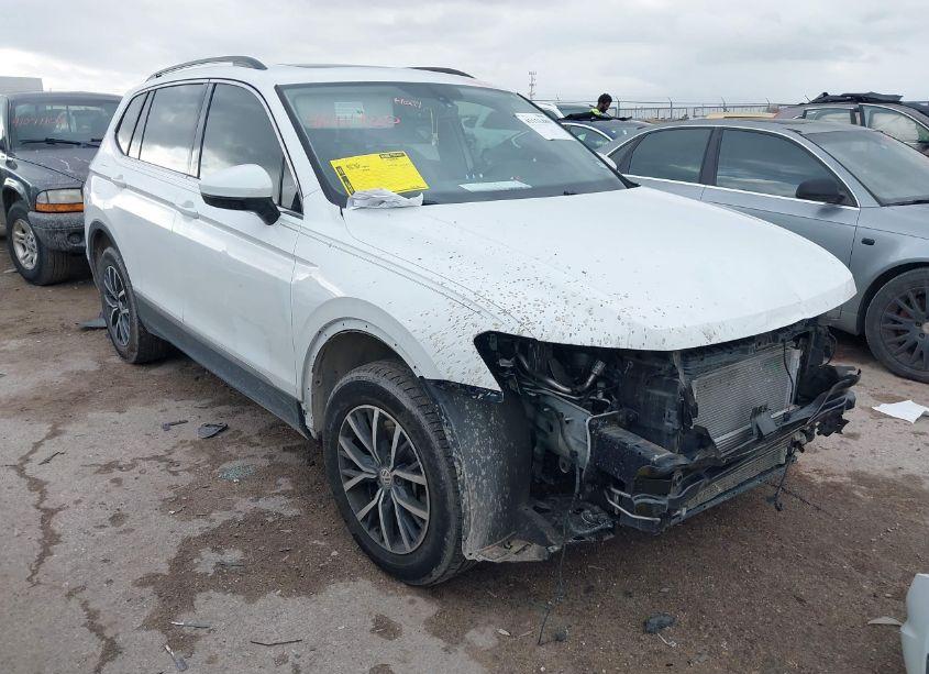 2020 Volkswagen Tiguan 2.0T SE/2.0T SE R-LINE BLACK/2.0T SEL (VIN 3VV3B7AX3LM015977) main photo