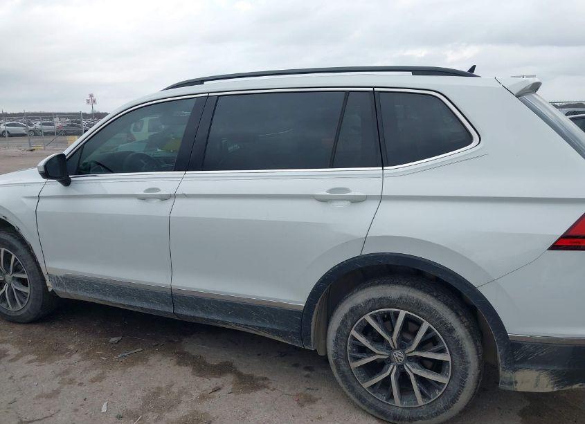 Photo 14 of 2020 Volkswagen Tiguan 2.0T SE/2.0T SE R-LINE BLACK/2.0T SEL (VIN 3VV3B7AX3LM015977)
