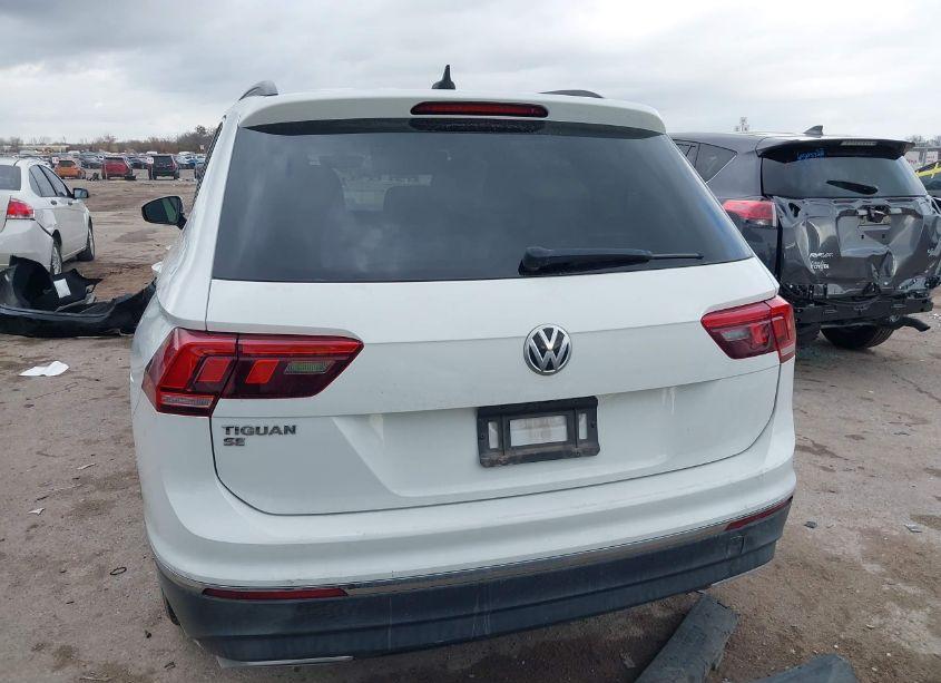 Photo 16 of 2020 Volkswagen Tiguan 2.0T SE/2.0T SE R-LINE BLACK/2.0T SEL (VIN 3VV3B7AX3LM015977)