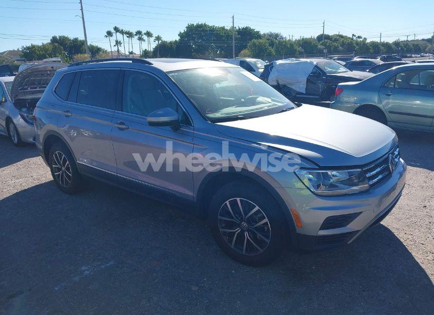 2020 Volkswagen Tiguan 2.0T SE/2.0T SE R-LINE BLACK/2.0T SEL (VIN 3VV3B7AX3LM067593) main photo