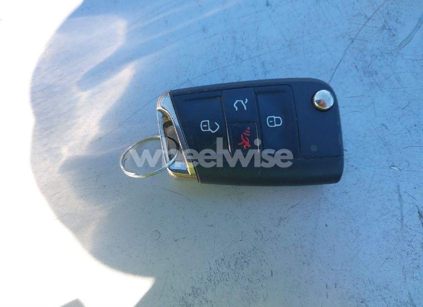 Photo 11 of 2020 Volkswagen Tiguan 2.0T SE/2.0T SE R-LINE BLACK/2.0T SEL (VIN 3VV3B7AX3LM067593)