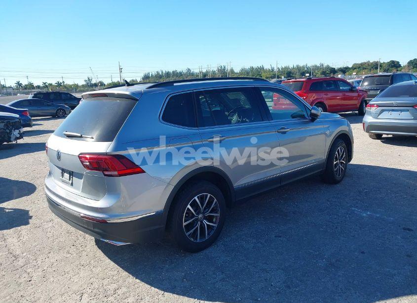 Photo 4 of 2020 Volkswagen Tiguan 2.0T SE/2.0T SE R-LINE BLACK/2.0T SEL (VIN 3VV3B7AX3LM067593)