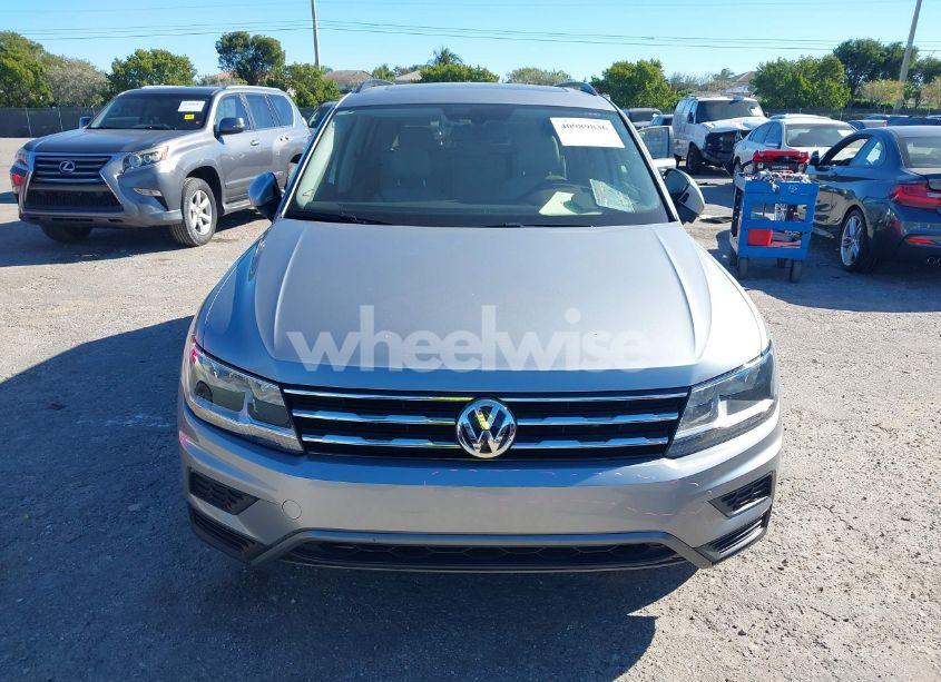 Photo 6 of 2020 Volkswagen Tiguan 2.0T SE/2.0T SE R-LINE BLACK/2.0T SEL (VIN 3VV3B7AX3LM067593)