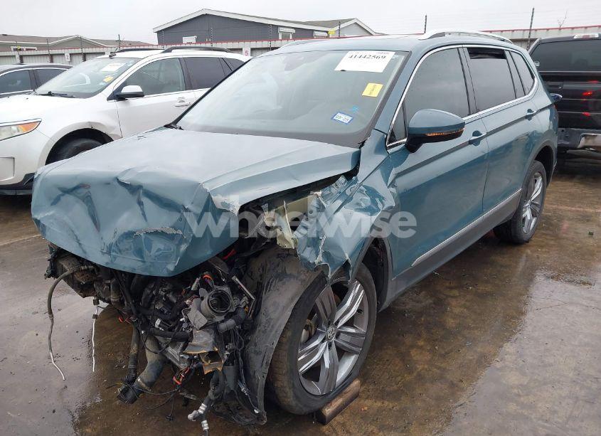 Photo 2 of 2020 Volkswagen Tiguan (VIN 3VV3B7AX3LM115514)