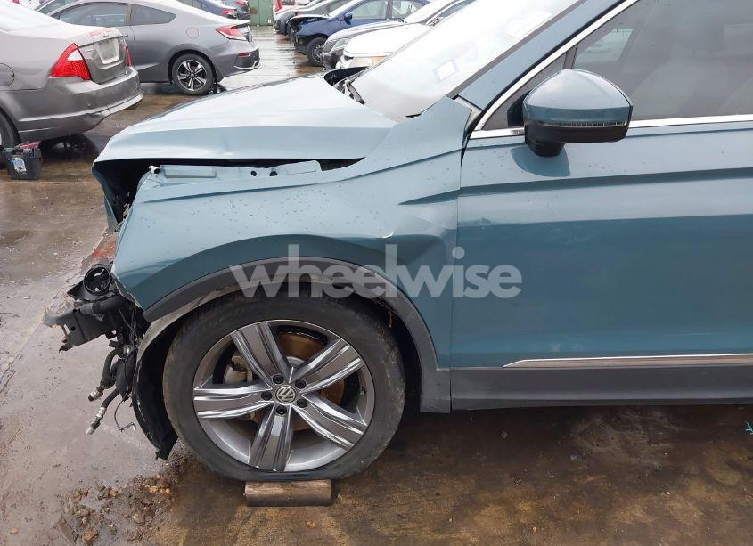 Photo 20 of 2020 Volkswagen Tiguan (VIN 3VV3B7AX3LM115514)