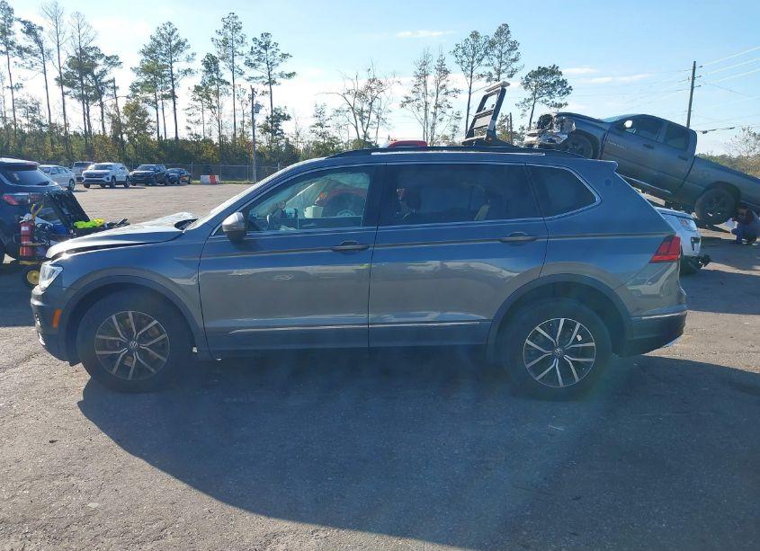 Photo 14 of 2020 Volkswagen Tiguan 2.0T SE/2.0T SE R-LINE BLACK/2.0T SEL (VIN 3VV3B7AX3LM150571)