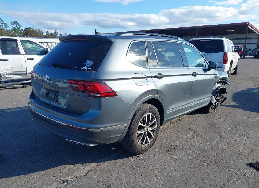 Photo 4 of 2020 Volkswagen Tiguan 2.0T SE/2.0T SE R-LINE BLACK/2.0T SEL (VIN 3VV3B7AX3LM150571)