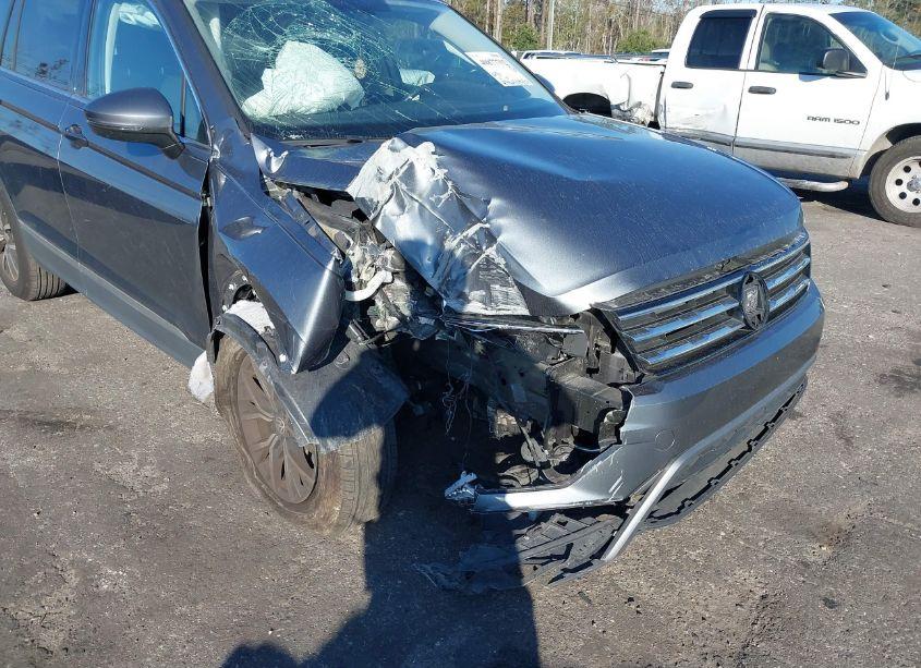 Photo 6 of 2020 Volkswagen Tiguan 2.0T SE/2.0T SE R-LINE BLACK/2.0T SEL (VIN 3VV3B7AX3LM150571)