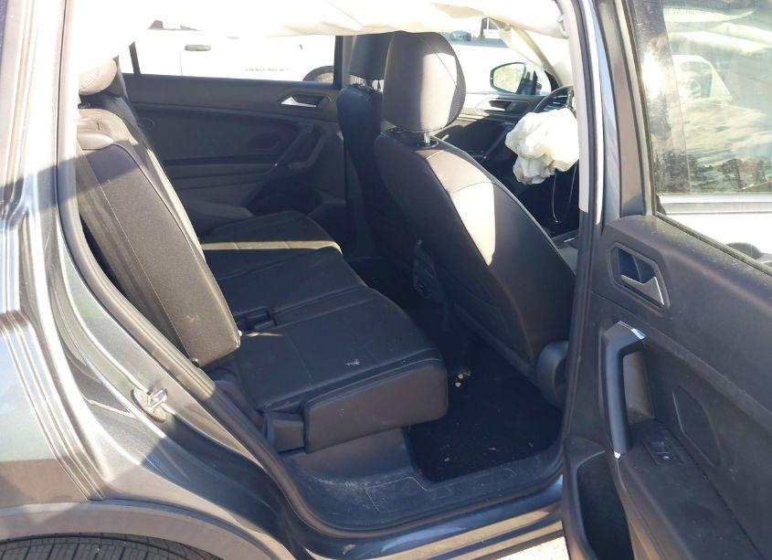 Photo 8 of 2020 Volkswagen Tiguan 2.0T SE/2.0T SE R-LINE BLACK/2.0T SEL (VIN 3VV3B7AX3LM150571)