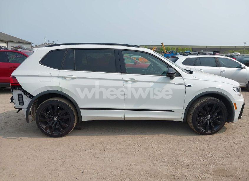 Photo 14 of 2020 Volkswagen Tiguan 2.0T SE/2.0T SE R-LINE BLACK/2.0T SEL (VIN 3VV3B7AX3LM179830)