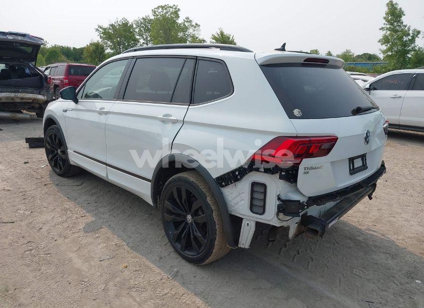 Photo 3 of 2020 Volkswagen Tiguan 2.0T SE/2.0T SE R-LINE BLACK/2.0T SEL (VIN 3VV3B7AX3LM179830)