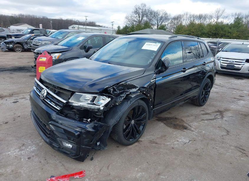 Photo 2 of 2021 Volkswagen Tiguan 2.0T SE/2.0T SE R-LINE BLACK/2.0T SEL (VIN 3VV3B7AX3MM088834)