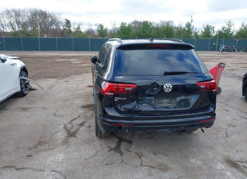 Photo 3 of 2021 Volkswagen Tiguan 2.0T SE/2.0T SE R-LINE BLACK/2.0T SEL (VIN 3VV3B7AX3MM088834)