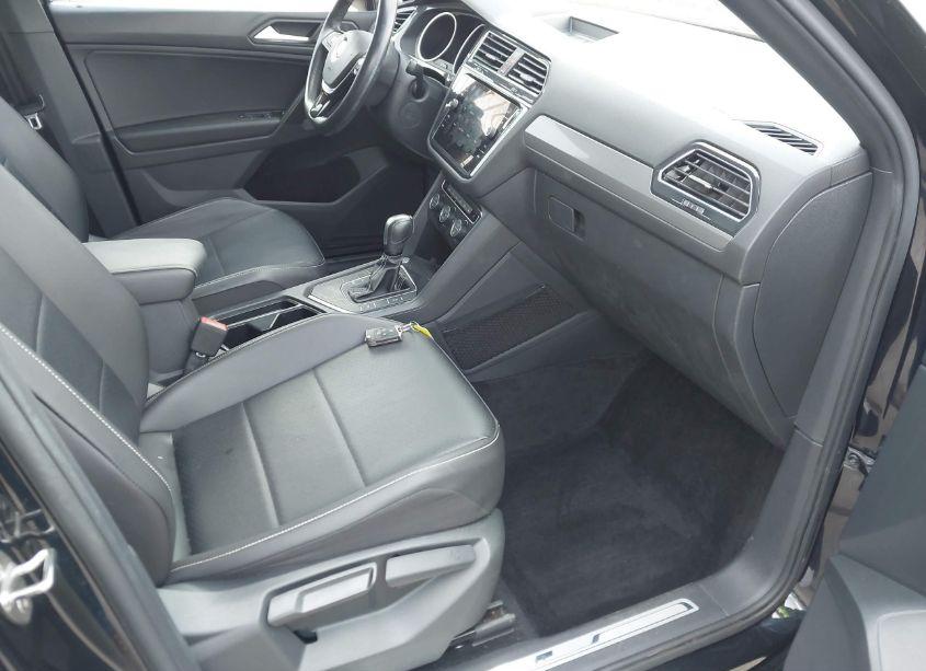 Photo 5 of 2021 Volkswagen Tiguan 2.0T SE/2.0T SE R-LINE BLACK/2.0T SEL (VIN 3VV3B7AX3MM088834)