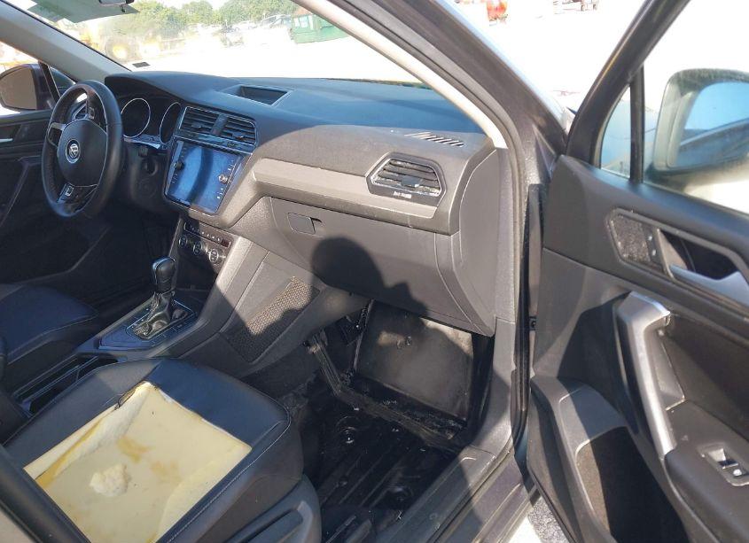 Photo 5 of 2021 Volkswagen Tiguan (VIN 3VV3B7AX3MM099297)