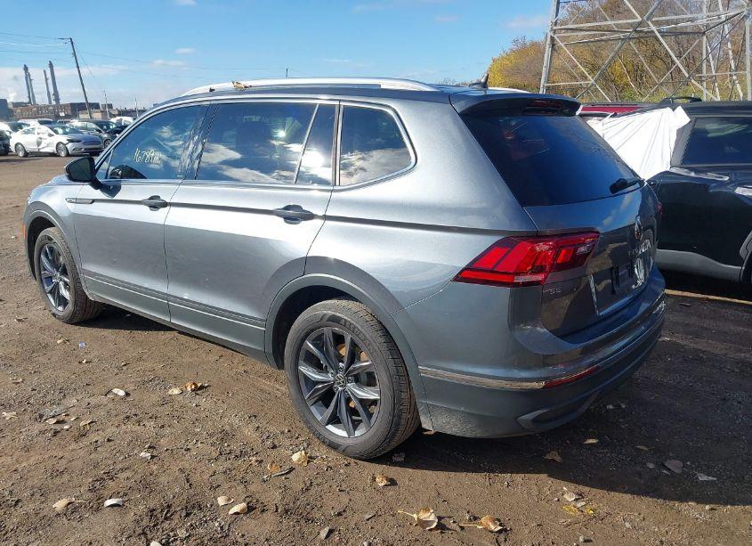 Photo 3 of 2022 Volkswagen Tiguan 2.0T SE (VIN 3VV3B7AX3NM088303)