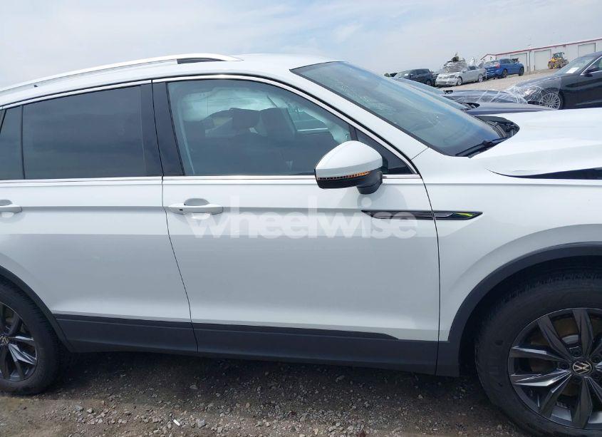 Photo 14 of 2022 Volkswagen Tiguan 2.0T SE (VIN 3VV3B7AX3NM176770)